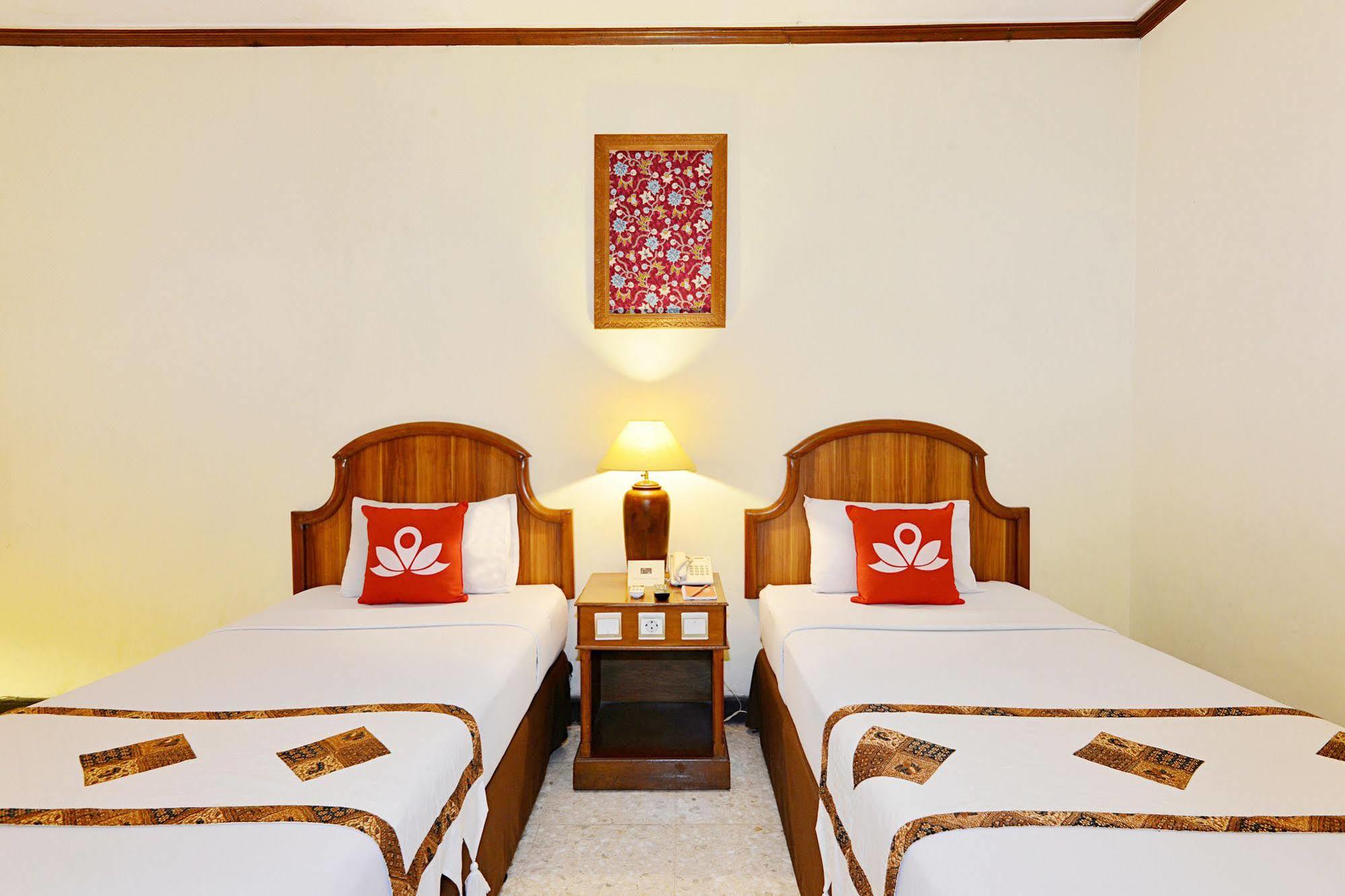 Zen Rooms Jogja Cendrawasih Pakualaman Esterno foto