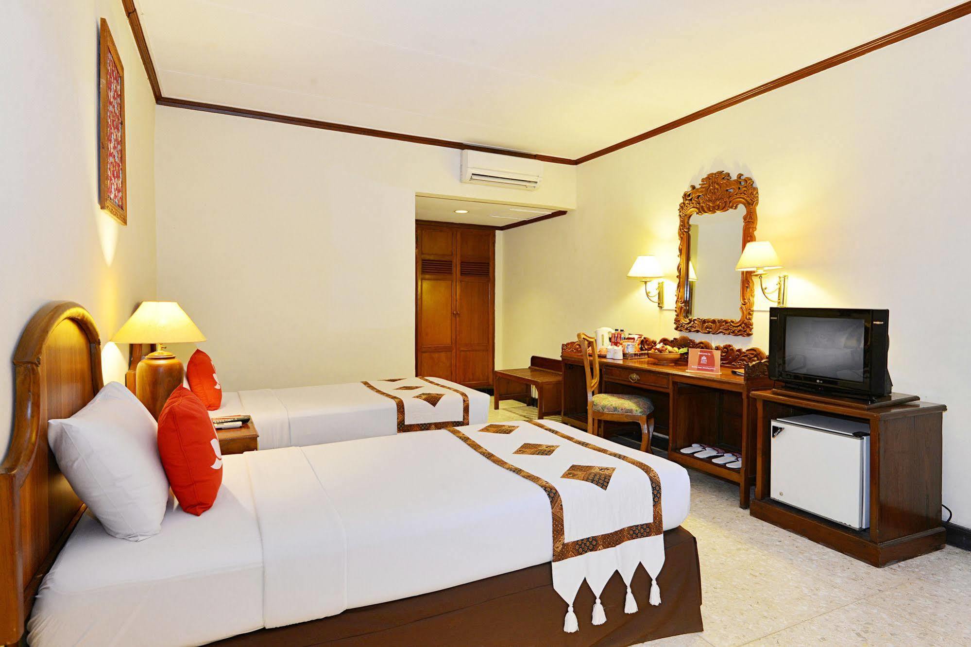 Zen Rooms Jogja Cendrawasih Pakualaman Esterno foto